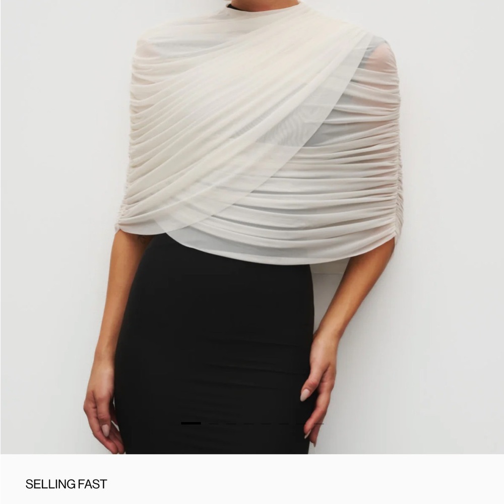 Elegant Cream Ruched Cape - Picture 4 of 5